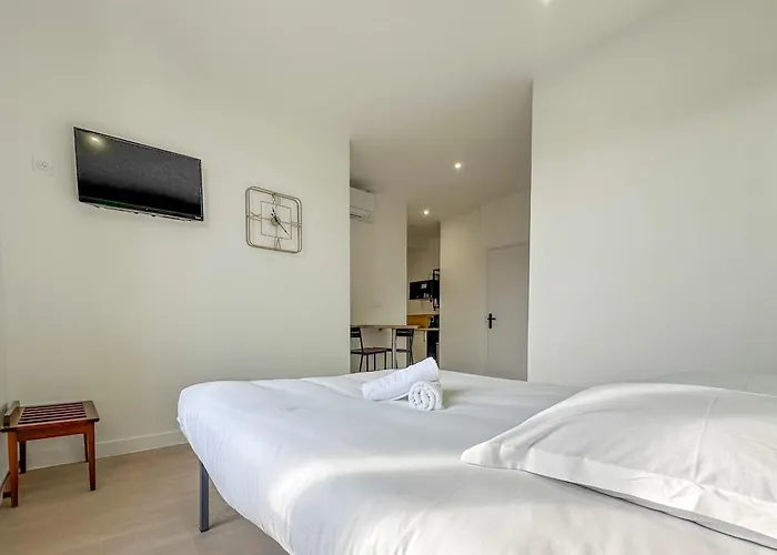 #ih - Le Victoria 4 *