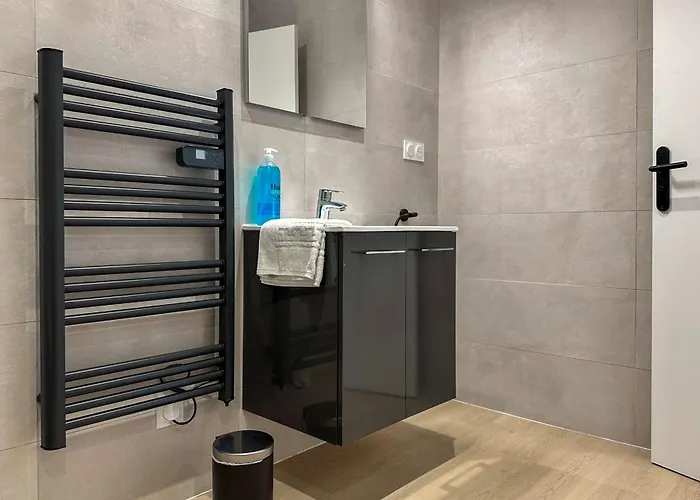 #ih - Le Victoria 4 *