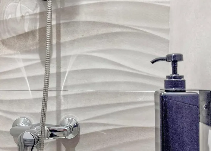 #ih - Le Victoria 4 *